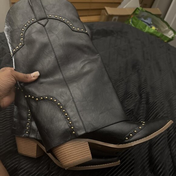 Women Shark Cowgirl Boots - Picture 4 of 9